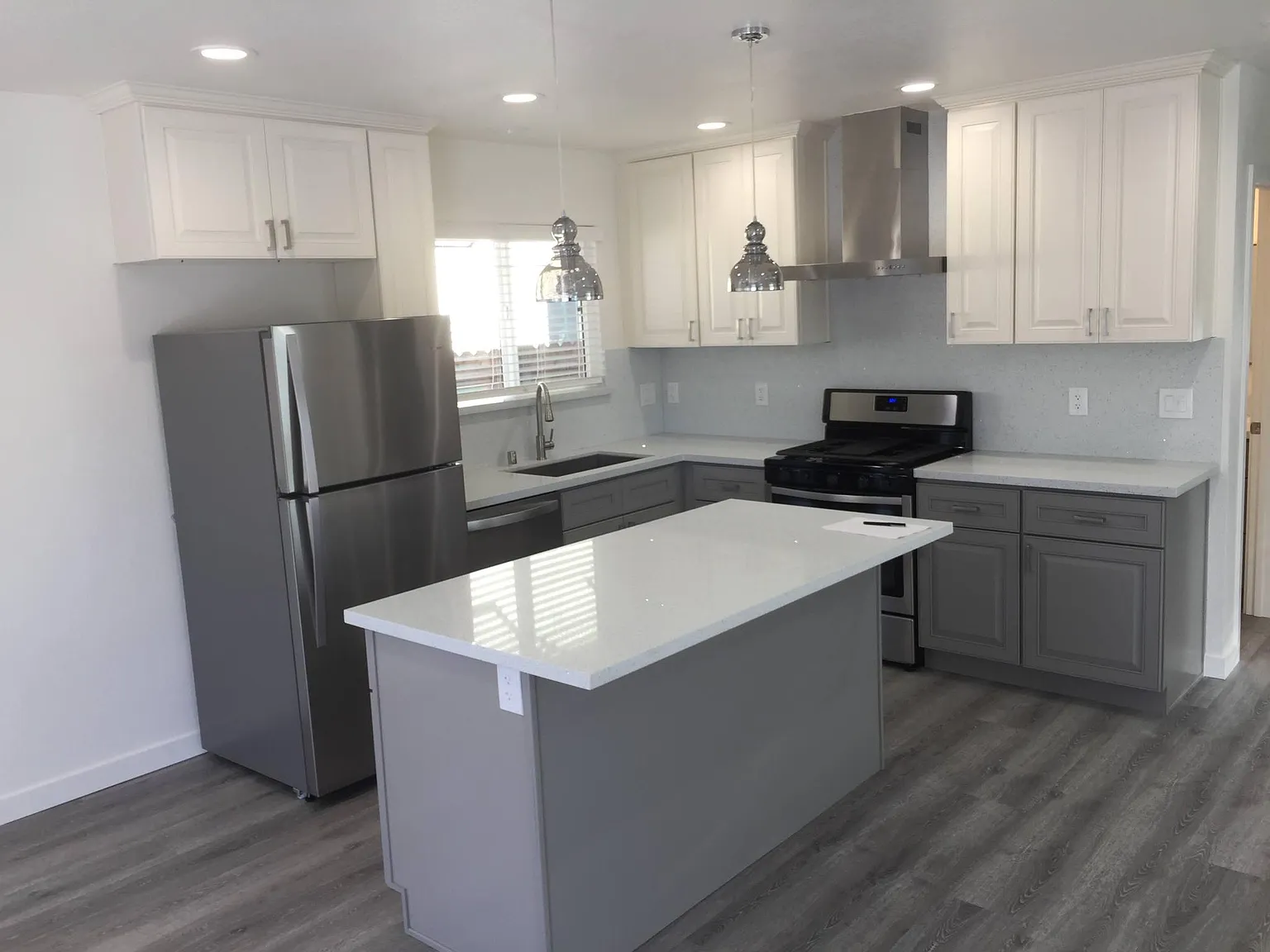 2 bed, 922 sqft, $3,450 — Photo 3