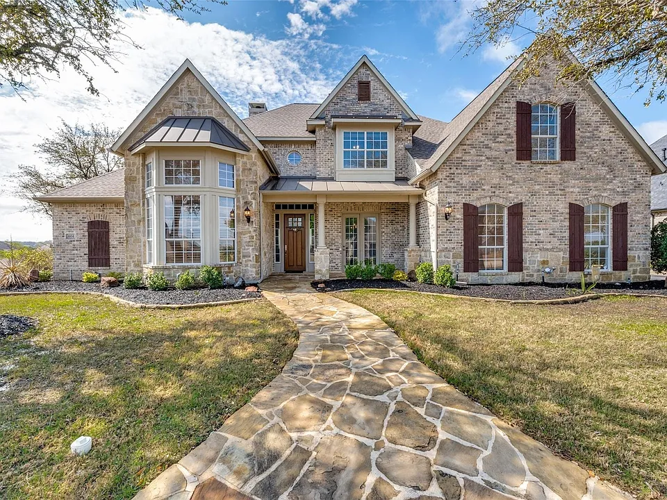 604 Promontory Dr