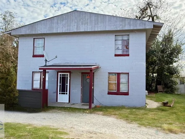 344 N 4th St, Jesup, GA 31545