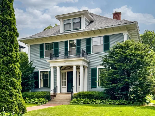 2015 Kenwood Pkwy, Minneapolis, MN 55405