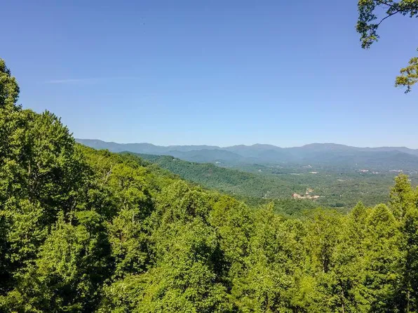 837 Hemlock Falls Rd, Franklin, NC 28734