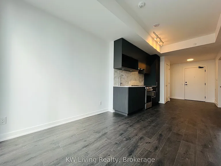100 Queen St E #1716 — Photo 9