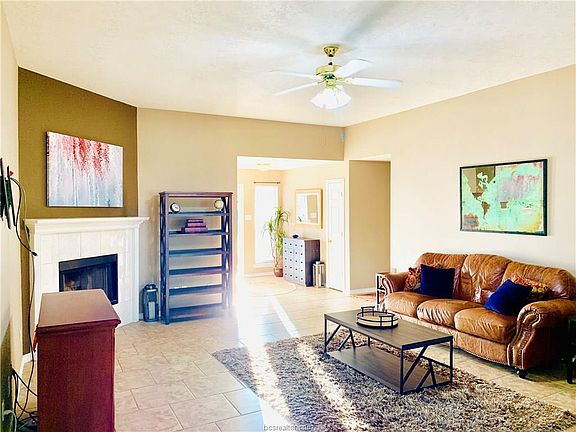 2nd image of 3989 Windfree Dr