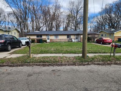 908/910 Pierce Rd, Lansing, MI, 48910