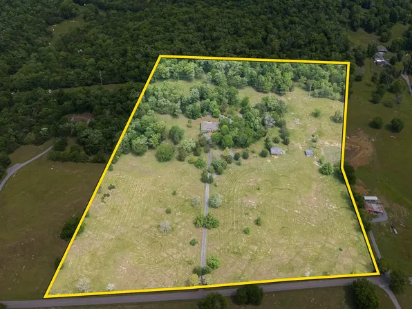 32 Grisham Rd, Fayetteville, TN 37334