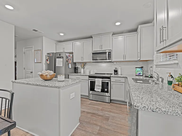 301 Ginger Dr — Photo 19