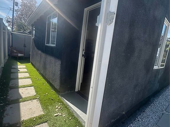 3rd image of 18352 Friar St