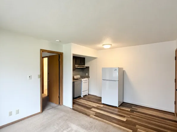 475 5th Ave APT 8, Marion, IA 52302