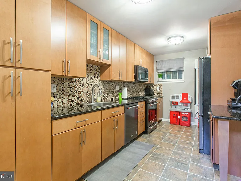 509 S 5th St — Photo 9