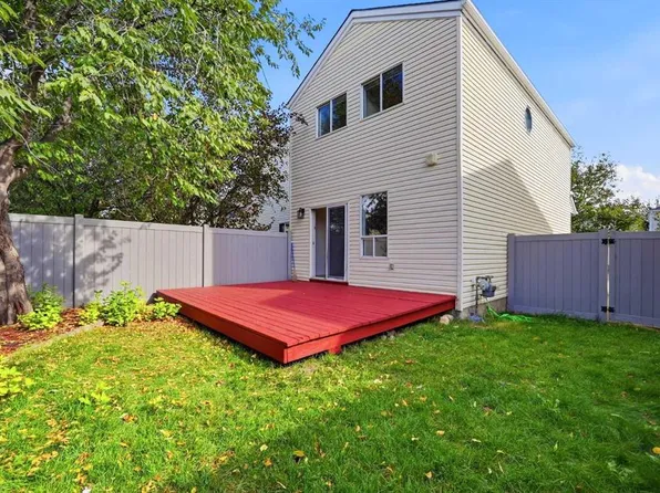 11 E Coventry Ln NE, Calgary, AB T3K 4G4