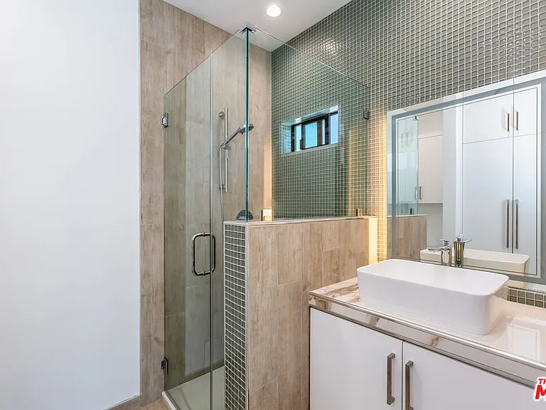 8012 Zeus Dr — Photo 24