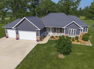 17055 N 1112 East Rd, Pontiac, IL 61764