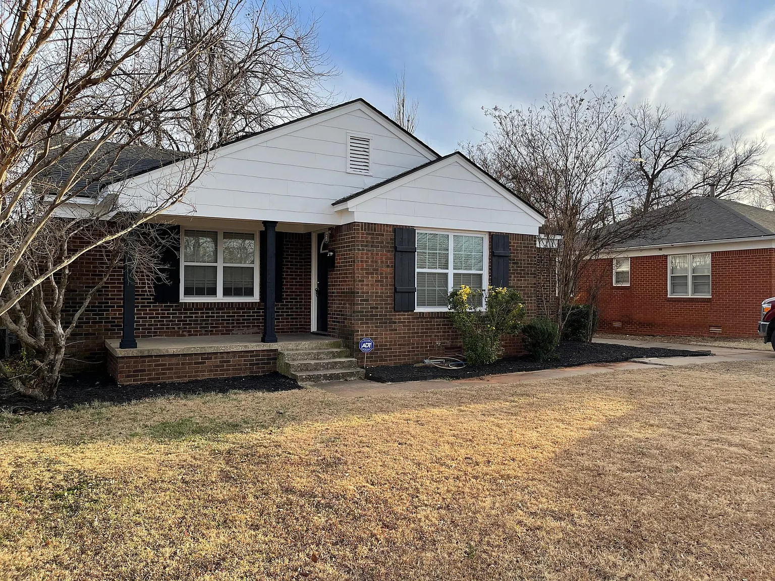 3 bed, 1276 sqft, $1,600 — Photo 2