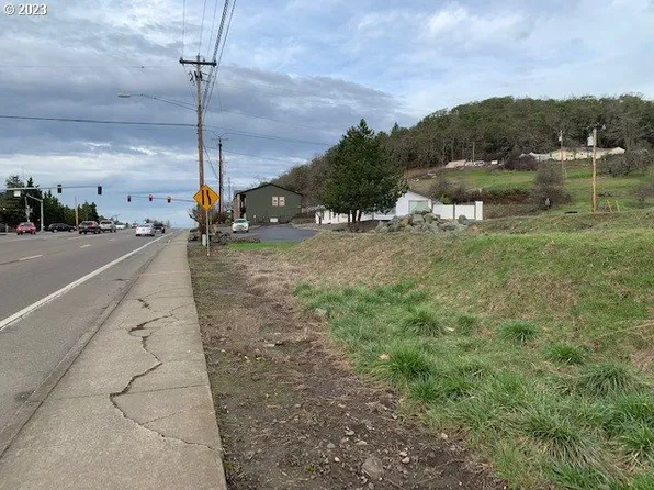 3317 NE Stephens St, Roseburg, OR 97470