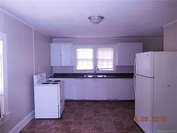 3rd image of 1215 W Walnut Ave