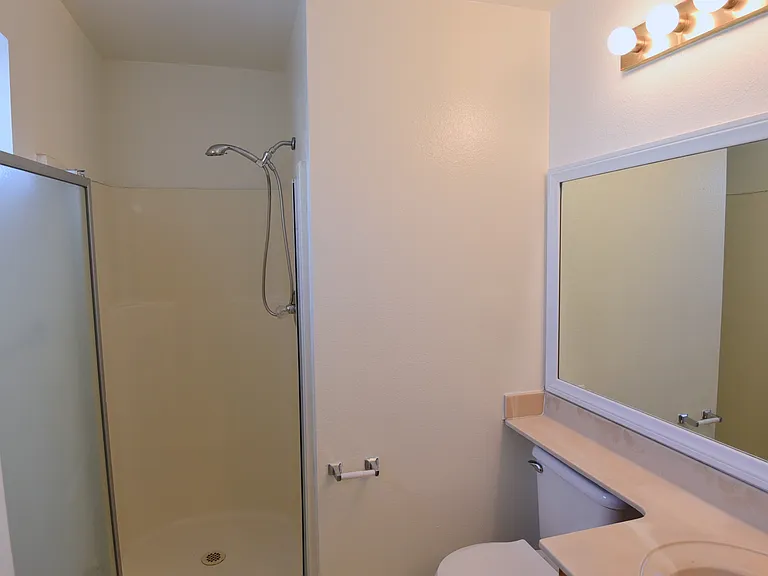136 S Everett St #202 — Photo 10