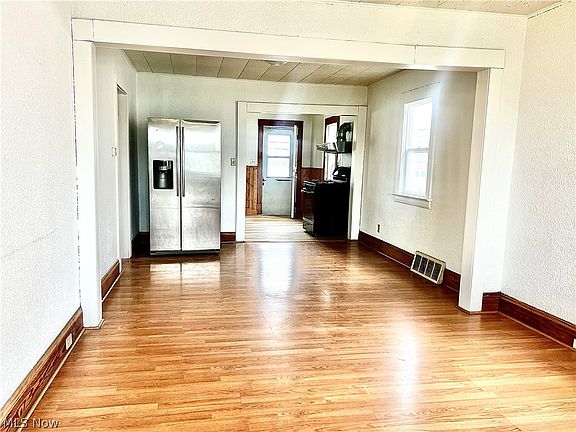 4th image of 67 Forbes Rd