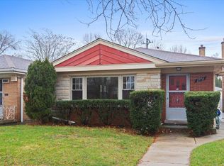 2751 W Lunt Ave, Chicago, IL 60645