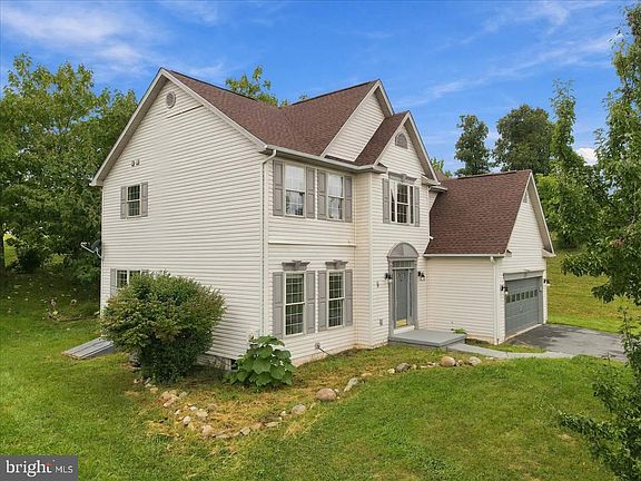 4th image of 48 Lansing Ct