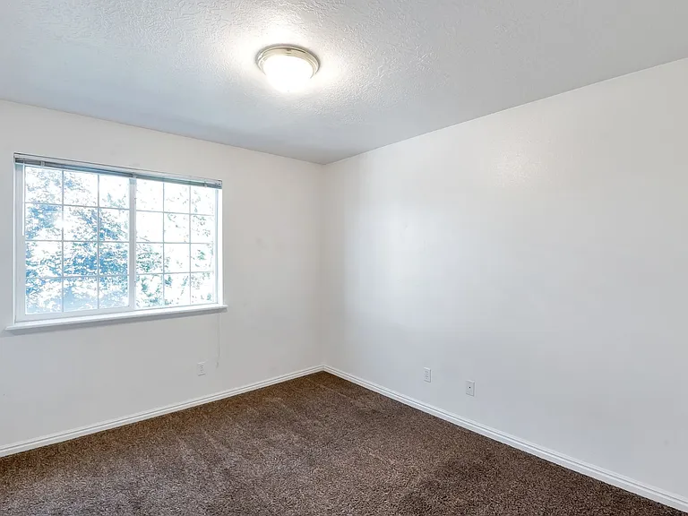 1295 W 1480 N — Photo 18