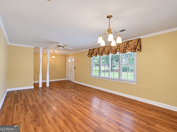 3rd image of 412 Ben Ave