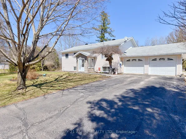 8 Ridge Dr, Laurentian Valley, ON K8A 6W2