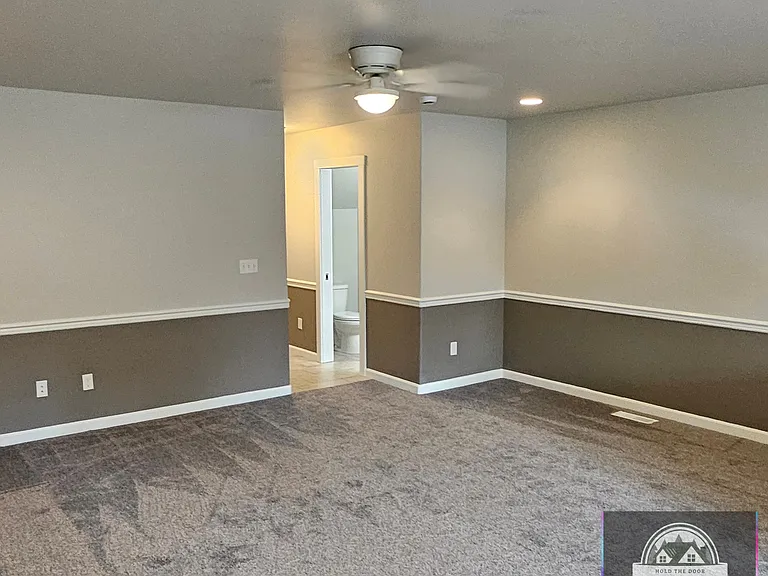 Owner Pays First Months Rent upon Application Approval !!