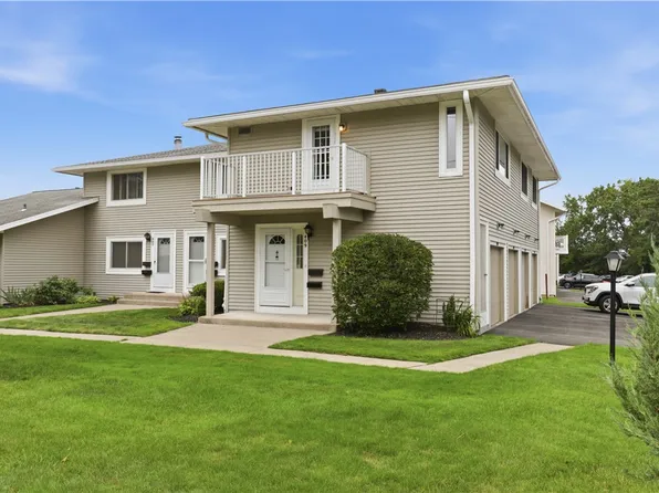 409 Eastbrooke Ln, Rochester, NY 14618