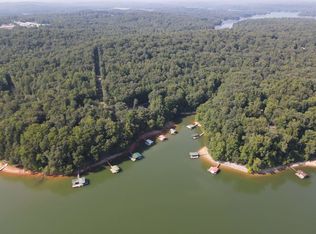 38 & 39 Chateau Dr, Lavonia, GA 30553