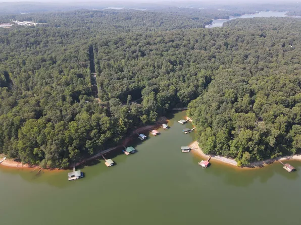 38 & 39 Chateau Dr, Lavonia, GA 30553