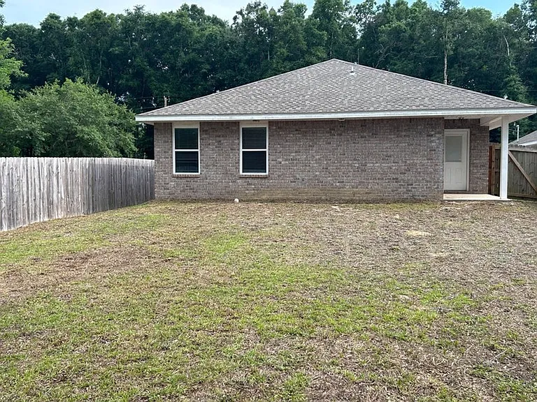 3154 Maple St — Photo 2