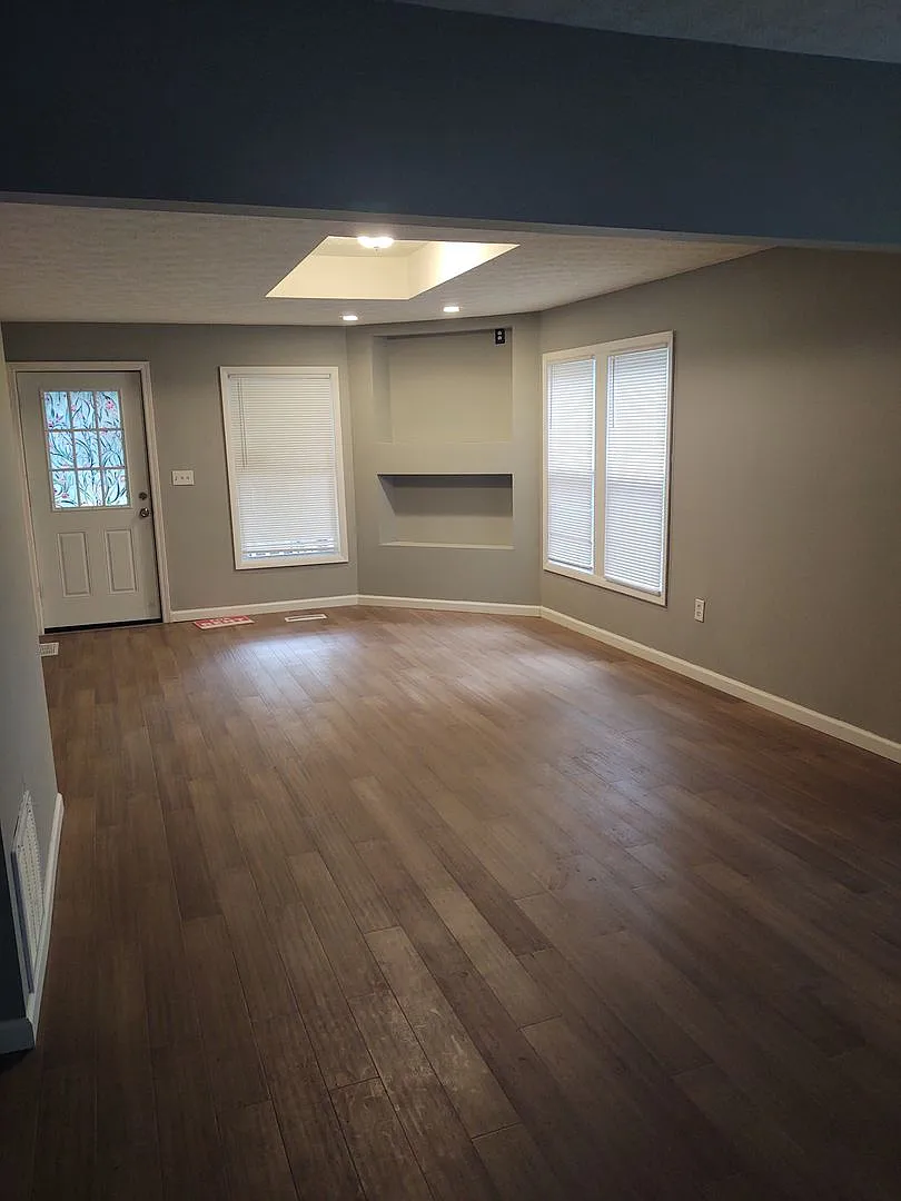 Remodeled and ready to move in, close to downtown and 2 parks — Photo 4