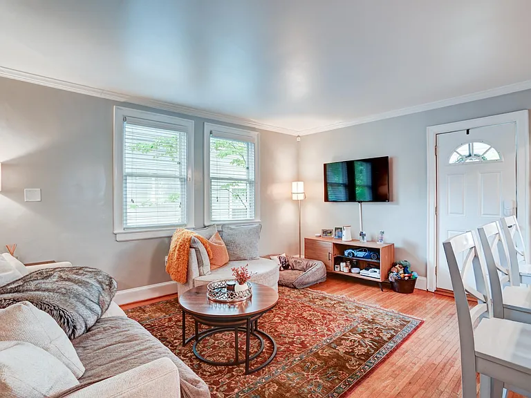 2215 Scott Ave — Photo 19