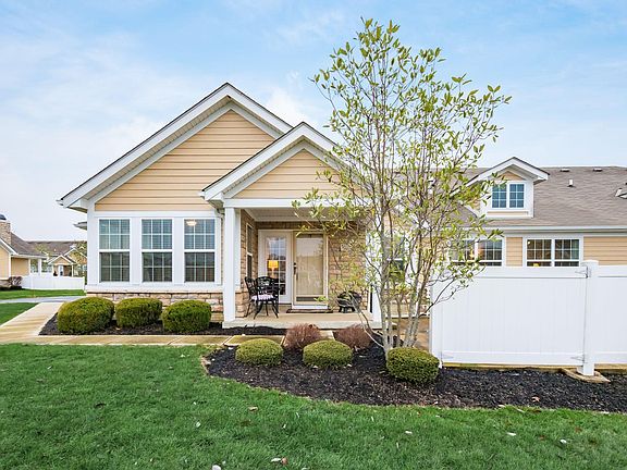 3rd image of 7021 Kinsale Ln