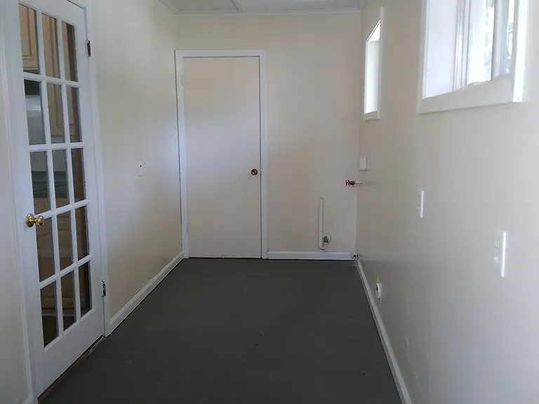 801 W 8th St — Photo 10