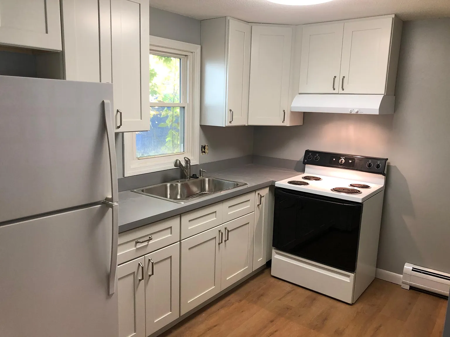 2 bed, 900 sqft, $1,600 — Photo 2