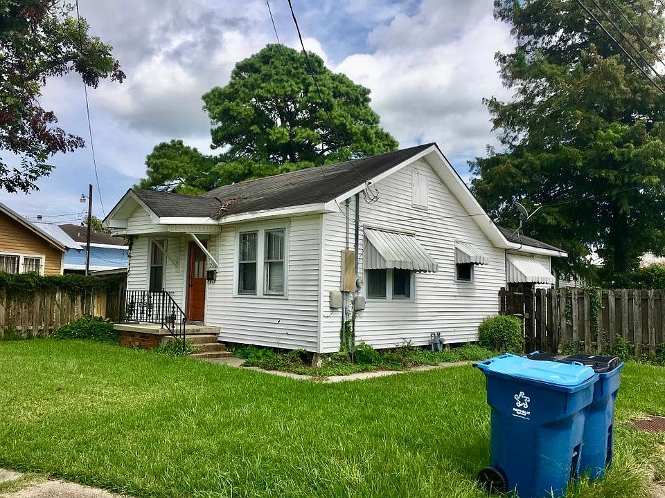 House corner view