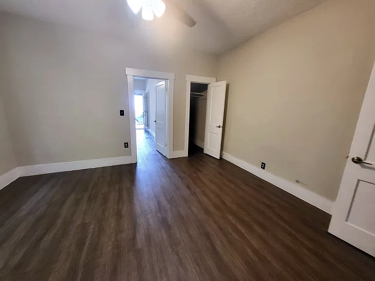234 E 18th St #234 — Photo 3