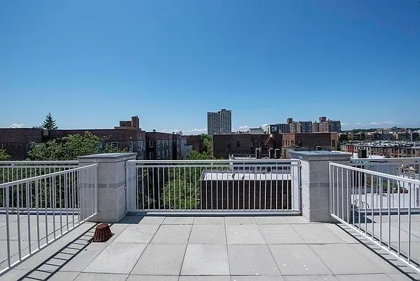 Rented by Bold New York | media 25