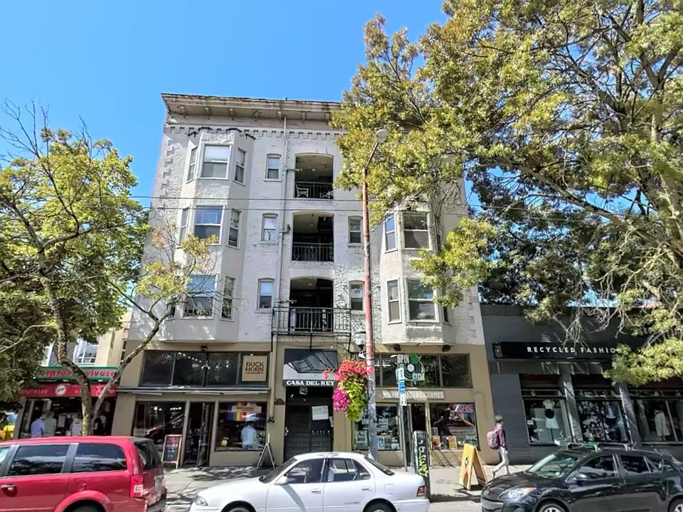 Building Photo 3