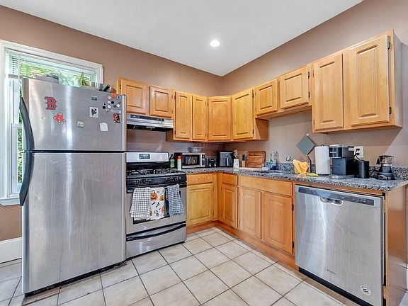 4th image of 22 Fisher Ave APT 3