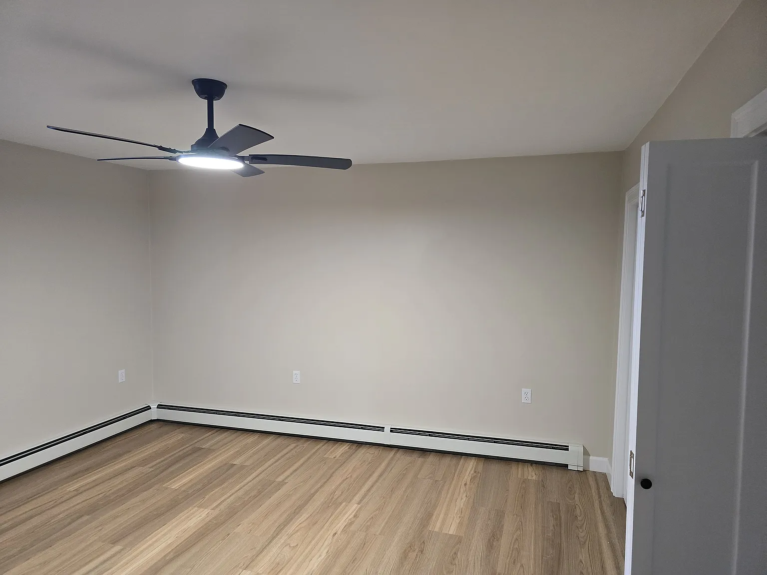 2 bed, 1150 sqft, $2,200 — Photo 3