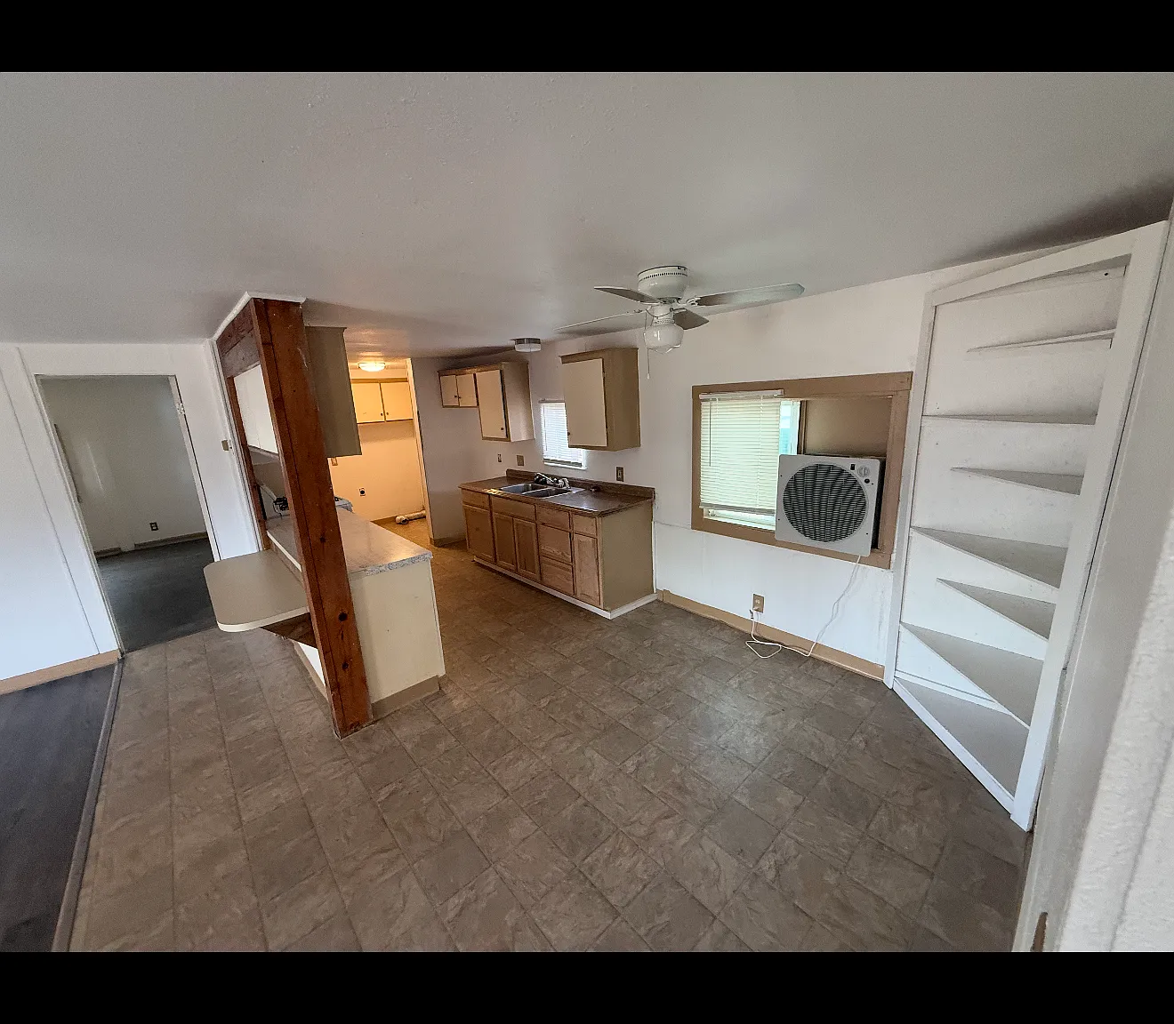 3 bed, 1200 sqft, $2,100 — Photo 4