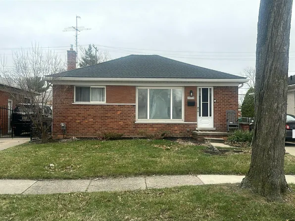 24914 Raven Ave, Eastpointe, MI 48021