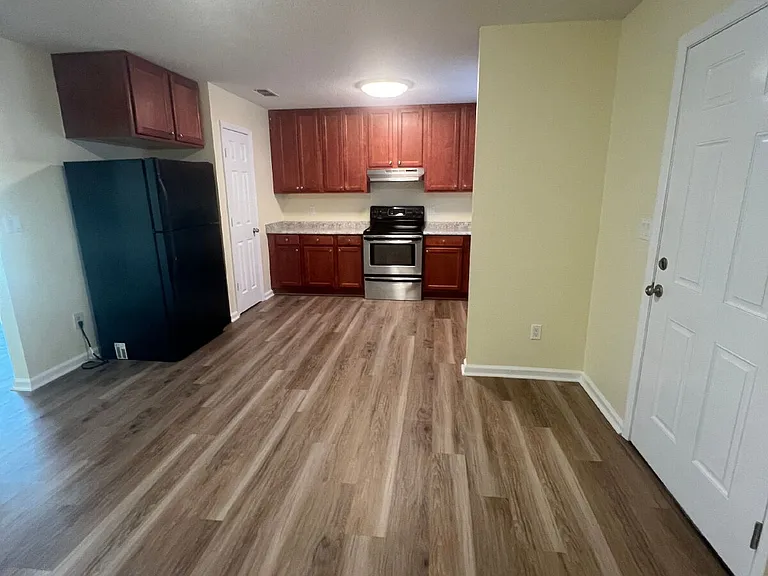 2119 Hamilton St — Photo 4