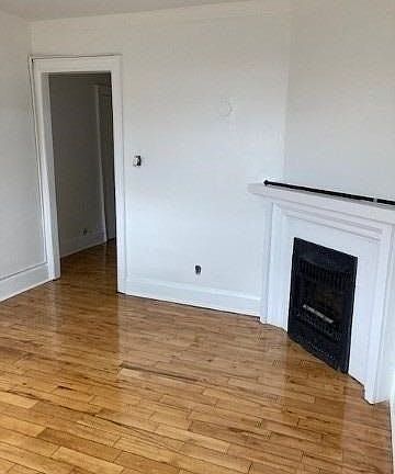 3rd image of 781 Saint Clair Ave W #5