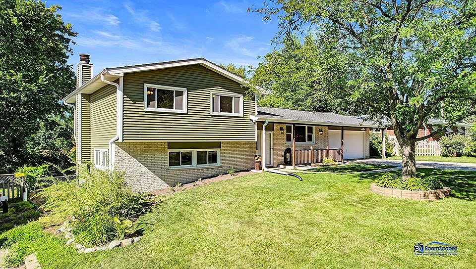 3702 W Clover Ave — Photo 2