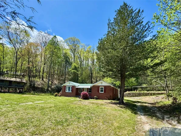 603 Halsbury Ave, Hendersonville, NC 28791