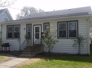 1434 3rd Ave N, Fargo, ND 58102