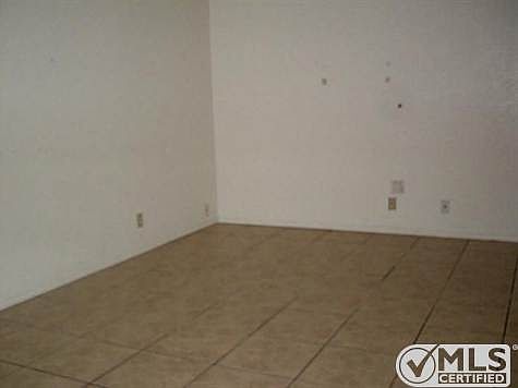 3rd image of 6829 S Creek Dr